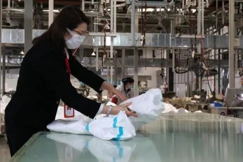 梁燕 安徽元琛環(huán)?？萍脊煞萦邢薰军h支部書記、總經(jīng)理